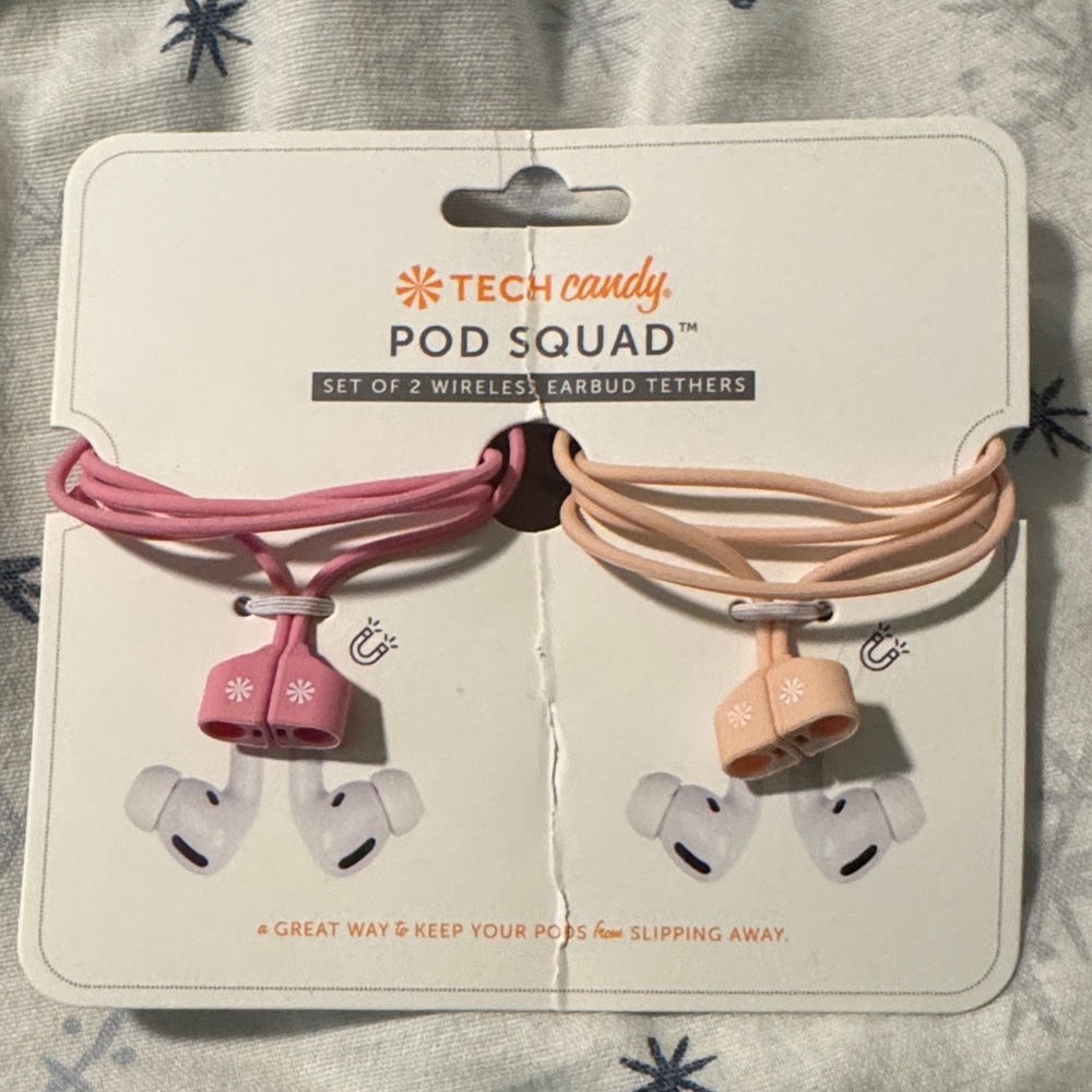 Pod Squad Pink and Cream Earbud Tethers